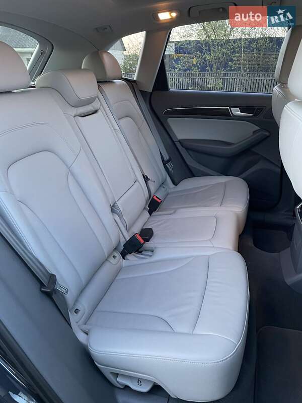 Позашляховик / Кросовер Audi Q5 2016 в Житомирі