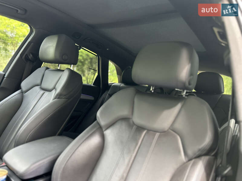 Позашляховик / Кросовер Audi Q5 2017 в Рівному