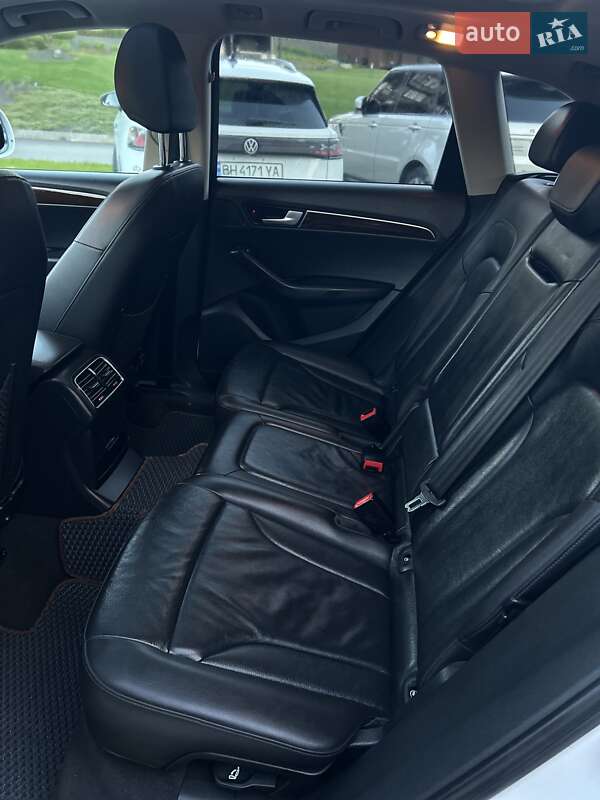 Внедорожник / Кроссовер Audi Q5 2011 в Дрогобыче