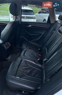 Внедорожник / Кроссовер Audi Q5 2011 в 