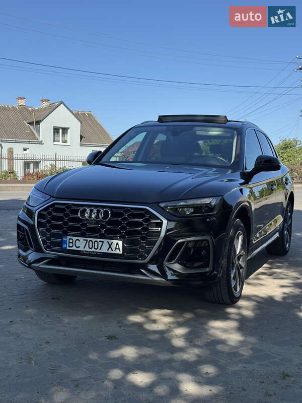 Внедорожник / Кроссовер Audi Q5 2021 в 
