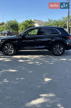 Внедорожник / Кроссовер Audi Q5 2021 в 