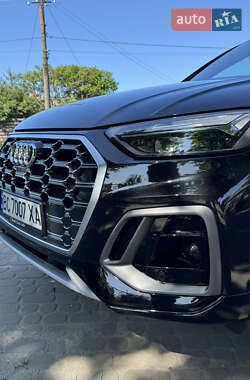 Внедорожник / Кроссовер Audi Q5 2021 в 