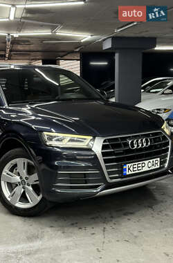 Внедорожник / Кроссовер Audi Q5 2017 в 