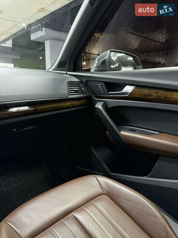 Внедорожник / Кроссовер Audi Q5 2017 в Одессе