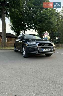 Внедорожник / Кроссовер Audi Q5 2017 в 