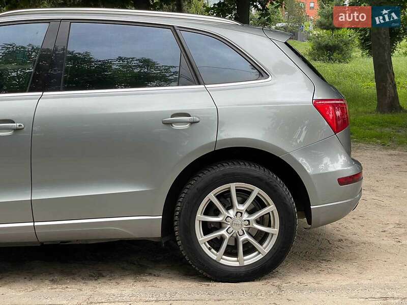 Внедорожник / Кроссовер Audi Q5 2011 в Киеве