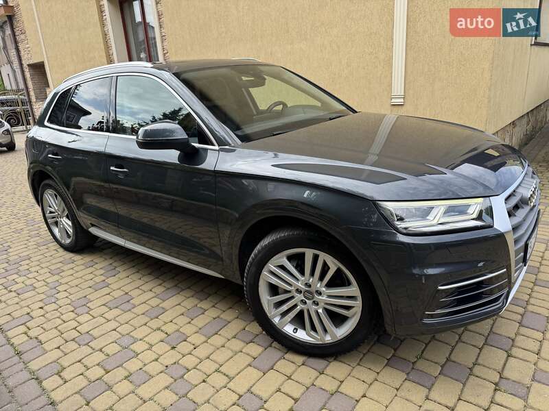Внедорожник / Кроссовер Audi Q5 2017 в 