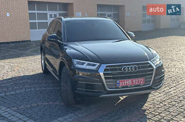 Внедорожник / Кроссовер Audi Q5 2017 в 