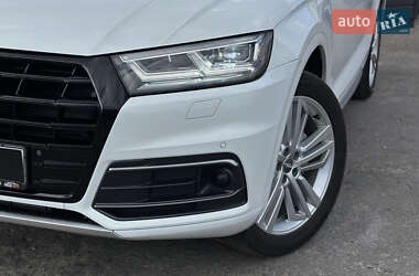 Внедорожник / Кроссовер Audi Q5 2018 в 