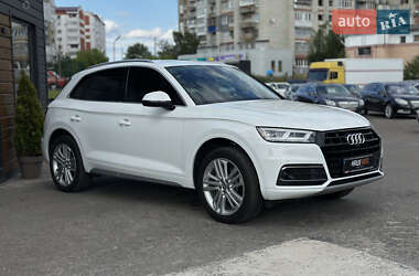 Внедорожник / Кроссовер Audi Q5 2018 в 