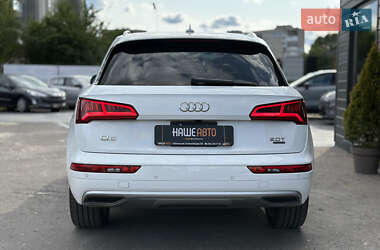 Внедорожник / Кроссовер Audi Q5 2018 в 