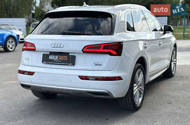 Внедорожник / Кроссовер Audi Q5 2018 в 