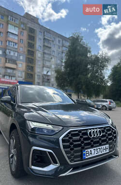 Внедорожник / Кроссовер Audi Q5 2021 в 