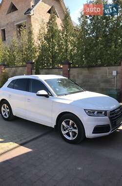 Позашляховик / Кросовер Audi Q5 2017 в Києві