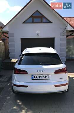 Внедорожник / Кроссовер Audi Q5 2017 в 