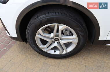 Внедорожник / Кроссовер Audi Q5 2021 в 