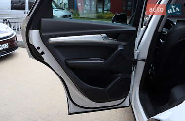 Внедорожник / Кроссовер Audi Q5 2021 в 