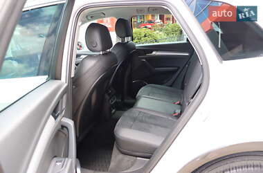Внедорожник / Кроссовер Audi Q5 2021 в 
