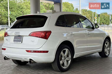 Внедорожник / Кроссовер Audi Q5 2011 в 