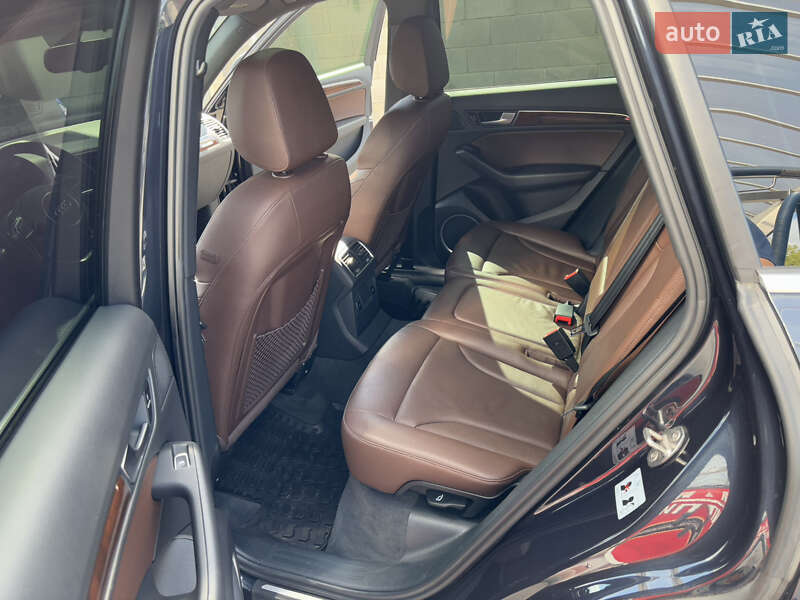 Позашляховик / Кросовер Audi Q5 2016 в Рівному