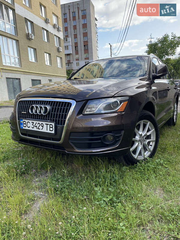 Внедорожник / Кроссовер Audi Q5 2010 в 