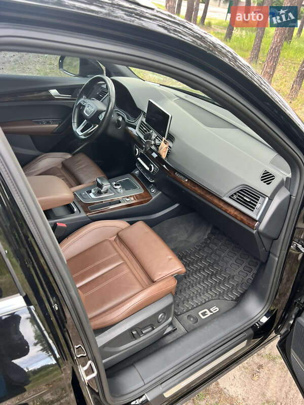 Внедорожник / Кроссовер Audi Q5 2017 в Киеве
