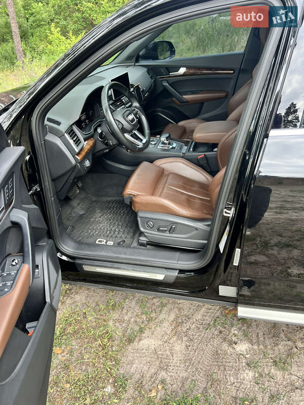 Внедорожник / Кроссовер Audi Q5 2017 в Киеве