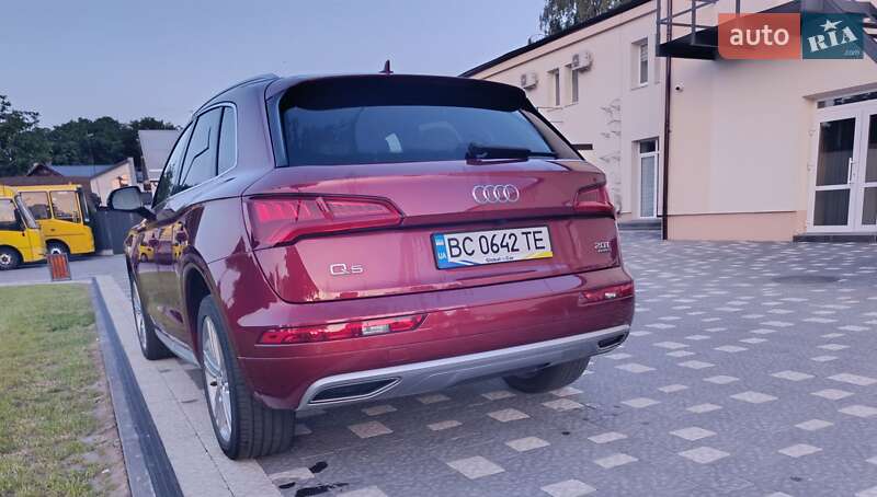 Позашляховик / Кросовер Audi Q5 2018 в Львові