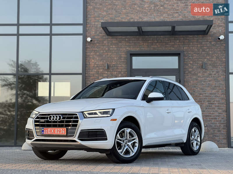 Внедорожник / Кроссовер Audi Q5 2018 в 