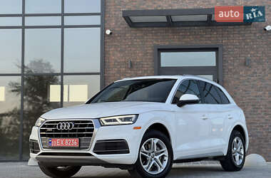 Внедорожник / Кроссовер Audi Q5 2018 в 