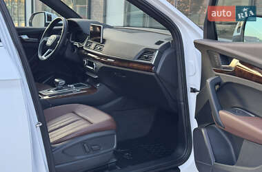 Внедорожник / Кроссовер Audi Q5 2018 в 