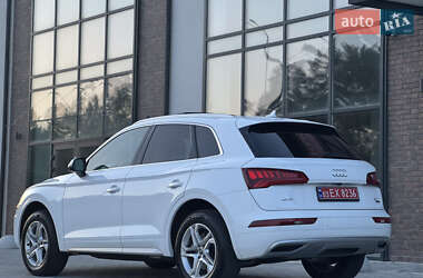 Внедорожник / Кроссовер Audi Q5 2018 в 