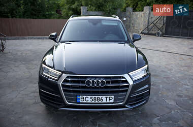 Внедорожник / Кроссовер Audi Q5 2017 в 
