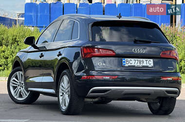 Внедорожник / Кроссовер Audi Q5 2020 в 
