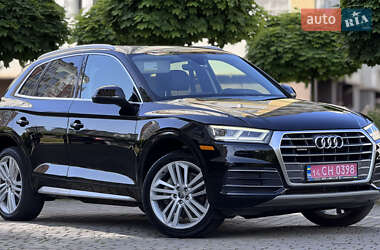 Внедорожник / Кроссовер Audi Q5 2018 в 
