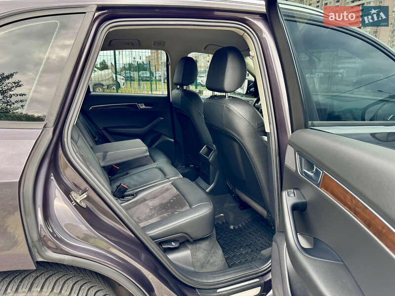 Внедорожник / Кроссовер Audi Q5 2012 в Киеве