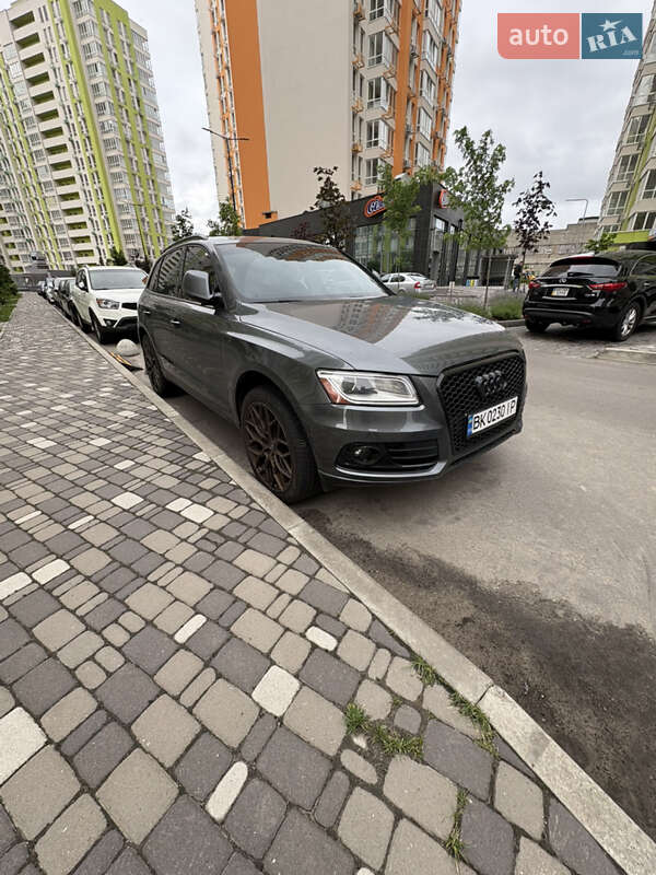 Внедорожник / Кроссовер Audi Q5 2015 в 