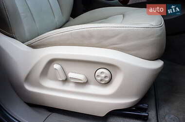 Внедорожник / Кроссовер Audi Q5 2011 в 