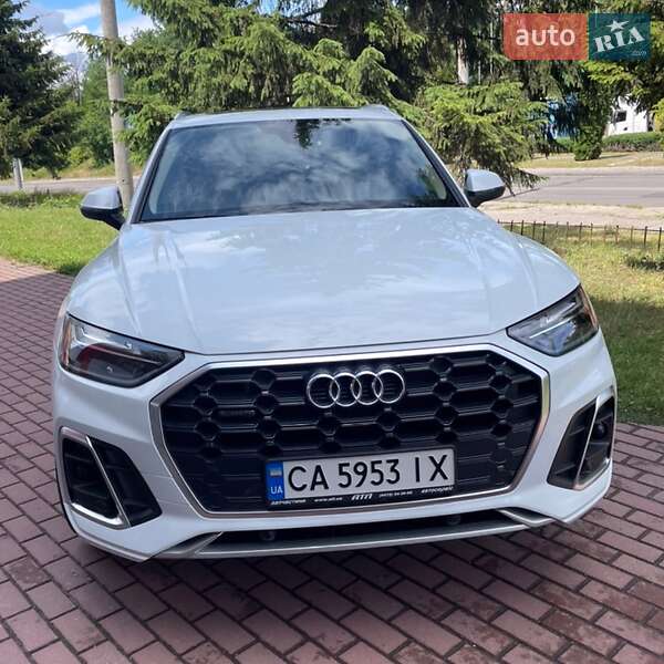 Внедорожник / Кроссовер Audi Q5 2021 в Киеве