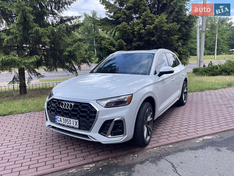 Внедорожник / Кроссовер Audi Q5 2021 в Киеве