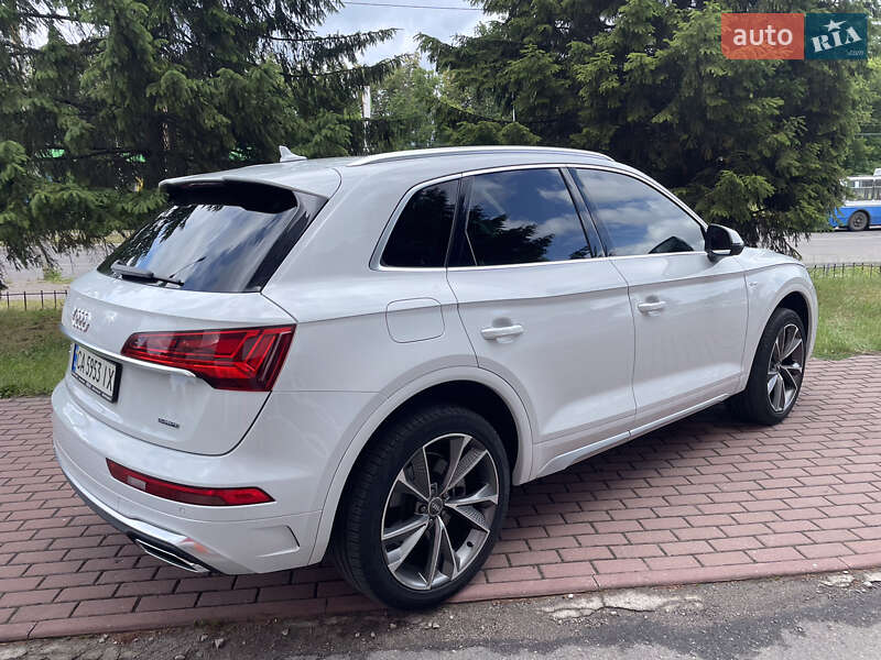 Внедорожник / Кроссовер Audi Q5 2021 в Киеве