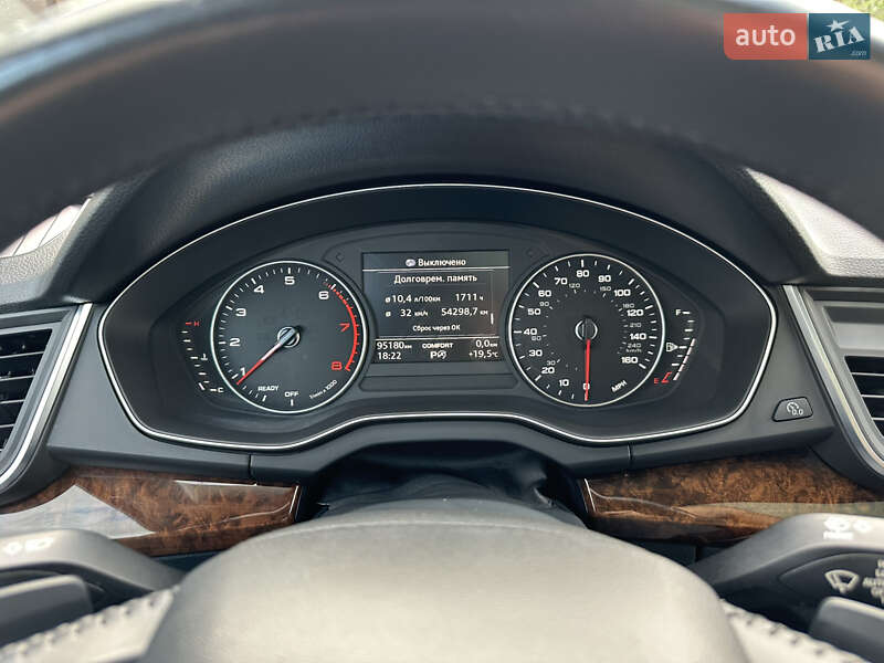 Внедорожник / Кроссовер Audi Q5 2017 в Киеве