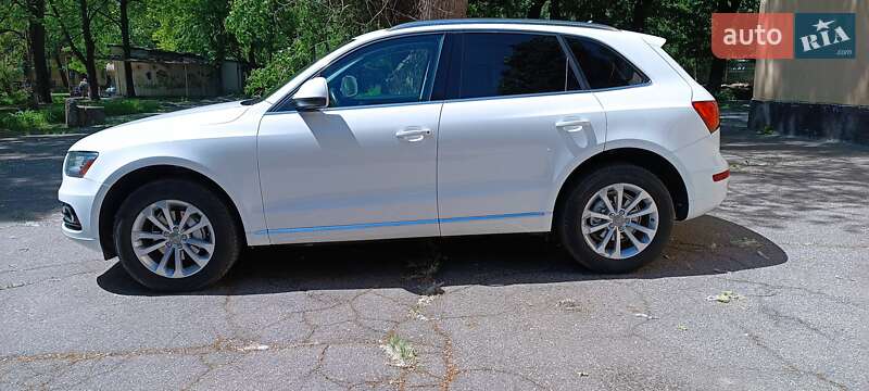 Внедорожник / Кроссовер Audi Q5 2013 в Желтых Водах