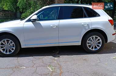 Позашляховик / Кросовер Audi Q5 2013 в 