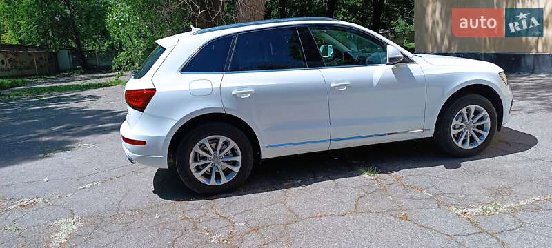 Внедорожник / Кроссовер Audi Q5 2013 в Желтых Водах