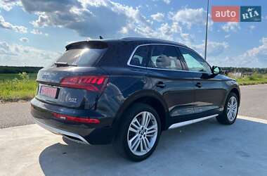 Внедорожник / Кроссовер Audi Q5 2018 в 