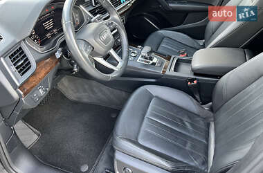 Внедорожник / Кроссовер Audi Q5 2018 в 