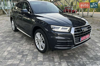 Внедорожник / Кроссовер Audi Q5 2018 в 