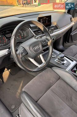 Внедорожник / Кроссовер Audi Q5 2017 в 